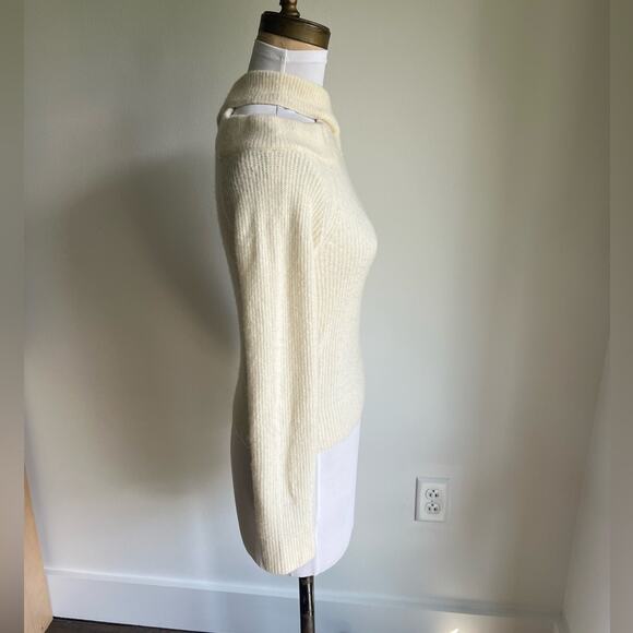 ANTHROPOLOGIE MOTH IVORY COLD SHOULDER TURTLE NECK SWEATER SIZE XS - Picture 4 of 7